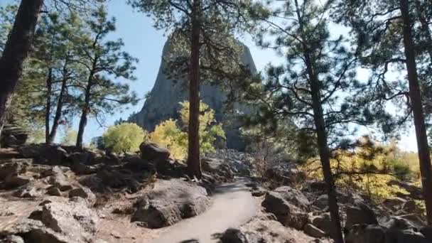 Diabelska Wieża Butte jesienią. Wyoming, USA — Wideo stockowe
