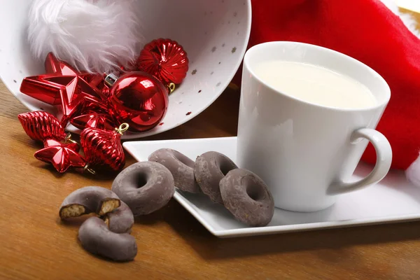 Milch und Kekse für Weihnachtsmann 2 — Stockfoto
