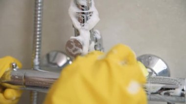 kadın temizlik banyo duş