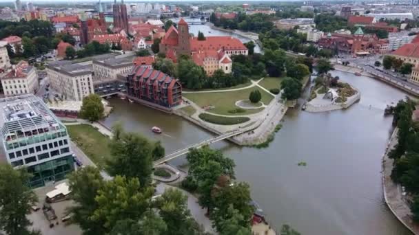 Wrocławska panorama miasta. Stare Miasto we Wrocławiu, widok z lotu ptaka — Wideo stockowe
