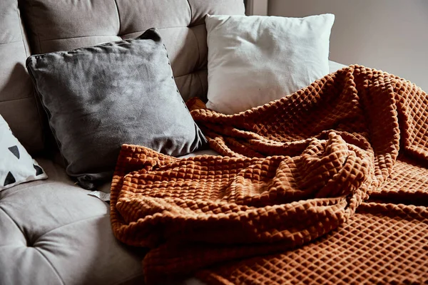 Пустой диван для отдыха — стоковое фото