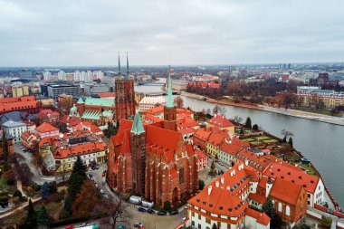 Polonya 'daki Wroclaw panoramasının şehir manzarası, hava manzarası