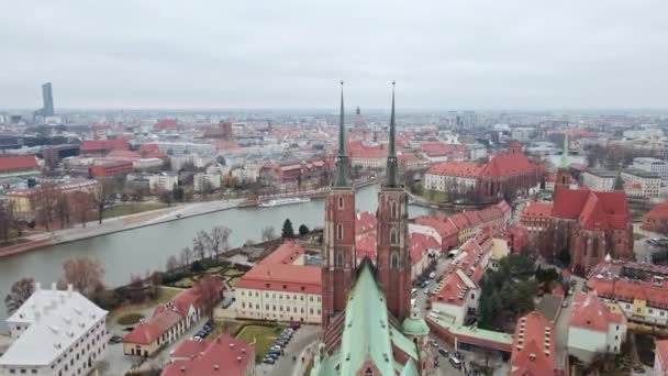 Панорама Вроцлава в Польше, вид с воздуха — стоковое видео