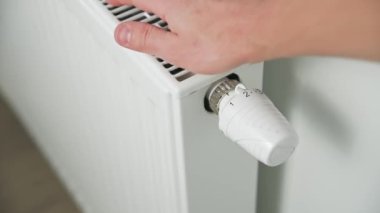 El ısısı radyatör düğmesi termostat.