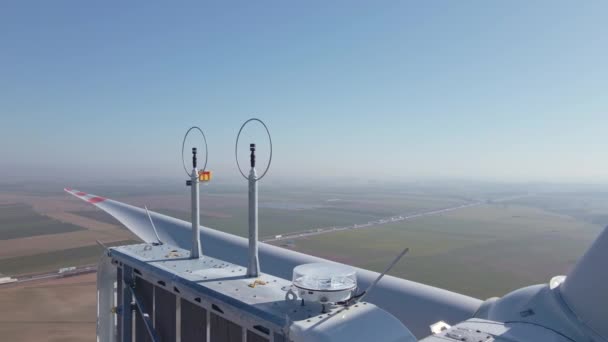 Veduta aerea di parte della turbina eolica in campagna, Energia verde — Video Stock