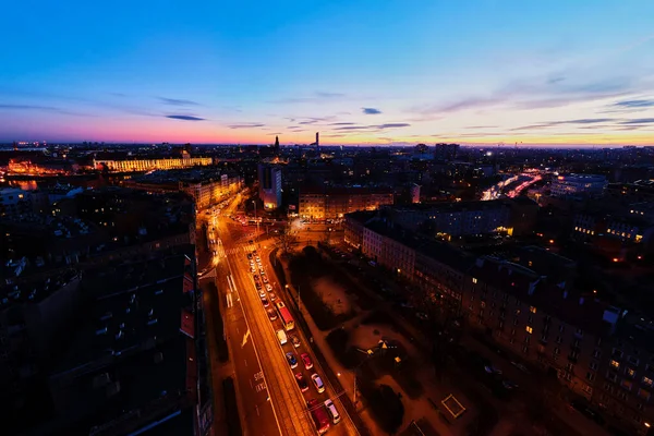 Cidade de Wroclaw à noite, vista aérea — Fotografia de Stock
