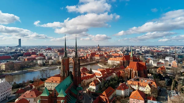 Wroclaw panorama, vanuit de lucht gezien. Tumski-eiland — Stockfoto