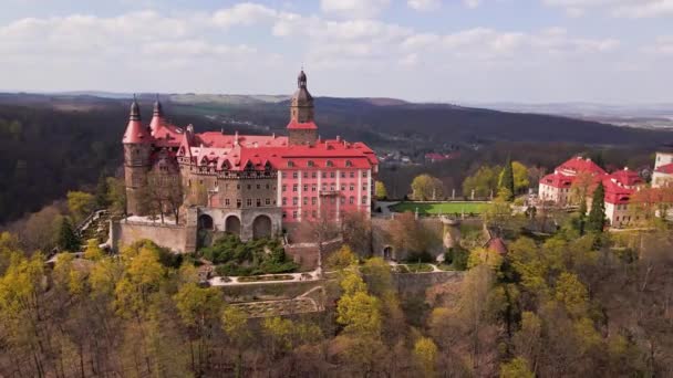 Ksiaz kastély Lengyelországban, Alsó-Sziléziában. Híres turisztikai látványosság — Stock videók