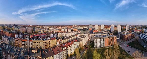 Вроцлавская панорама, вид с воздуха. Современный европейский город — стоковое фото