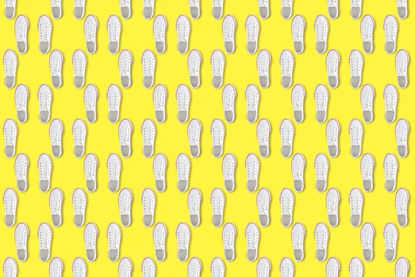 White Women Sneakers Yellow Background Seamless Pattern Shoes Background Trendy — Stock Photo, Image