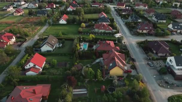 Vue Aérienne Par Drone Quartier Européen Banlieue Avec Maisons Familiales — Video