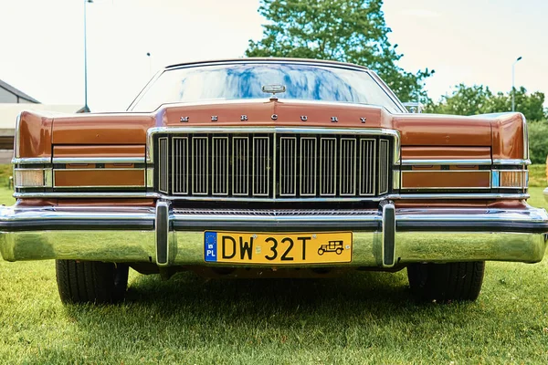 머큐리 마르키 1970 자동차 전시회 전형적 미국의 자동차입니다 Katy Wroclawskie — 스톡 사진