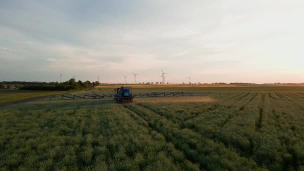 Tracteur Agricole Travaillant Sur Campagne Agricole Coucher Soleil Machines Agricoles — Video