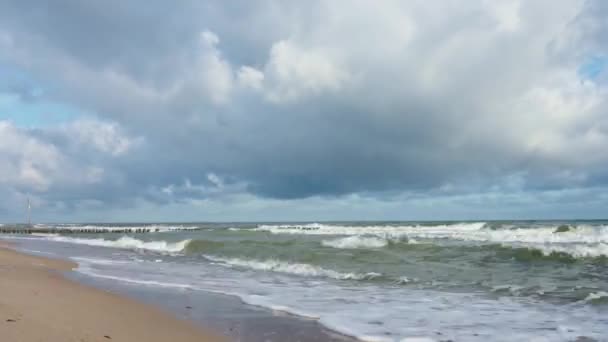 Timelapse Baltic Sea Seachore Waves Sand Beach Beautiful Cloudy Sky — Wideo stockowe