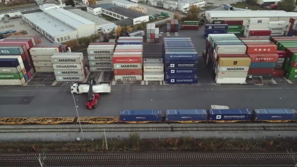Process Loading Maersk Containers Terminal Unloading Containers Warehouse Railroad Platform — Vídeo de Stock