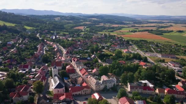 Aerial Drone View Small Town Mountains Αστική Περιοχή Υπαίθρου Zloty — Αρχείο Βίντεο