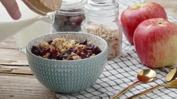 Granola Milk Blue Bowl Wooden Table Healthy Organic Breakfast Muesli — Vídeo de Stock