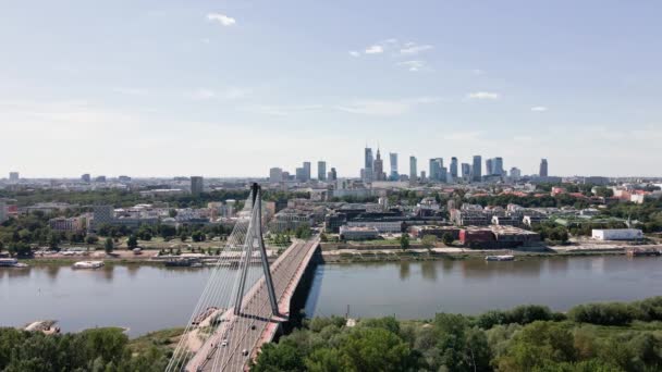 夏日华沙空中俯瞰斯沃托夫斯基河上的桥和市中心的摩天大楼 瓦沙瓦市的全景 — 图库视频影像