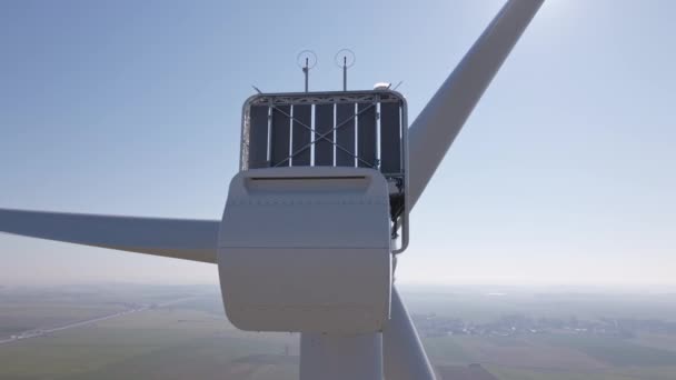 Zbliżenie Turbin Wiatrowych Terenie Energia Odnawialna Wytwarzana Generatora Wiatraków Rozwój — Wideo stockowe