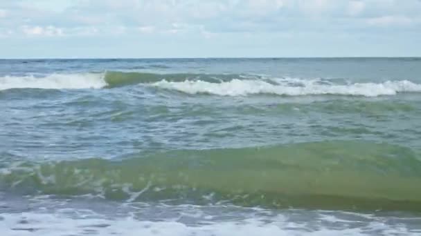 Baltic Sea Seachore Waves Sand Beach Beautiful Cloudy Sky People — Wideo stockowe