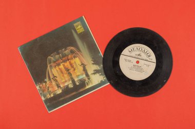 1970 'lerden kalma vinil gramofon kaydı. Rumen şarkıcı Dan Spataru 'nun 