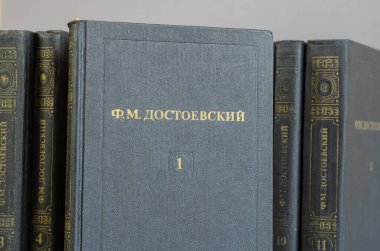 Rus klasik edebiyatı. Fyodor Dostoyevski. Toplanmış Eserler. Eski kitap koleksiyonunun karşısındaki ilk cilt. Ukrayna, Mykolaiv - 10 11 2021