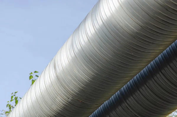 Pipeline Contra Céu Dois Tubos Cobertos Com Metal Galvanizado Tema — Fotografia de Stock