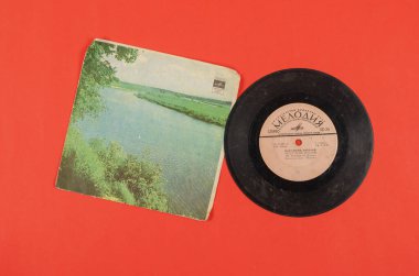 Ünlü Sovyet şarkıcı ve besteci Yuri Antonov 'dan plaklar. Kayıt Melodia, 70 'ler. Odessa, Ukrayna - 27 Nisan 2021.