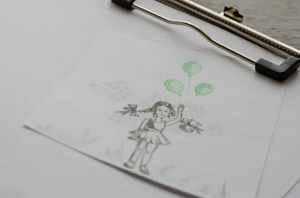 Tollal Történő Rajzolás Pontozási Technikája Rajzoló Lány Zöld Lufikkal Papíron — Stock Fotó