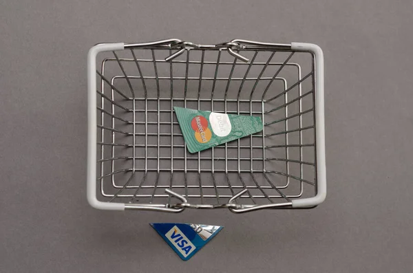 Blue Green Pieces Credit Cards Empty Shopping Cart Cut Pieces — Foto Stock