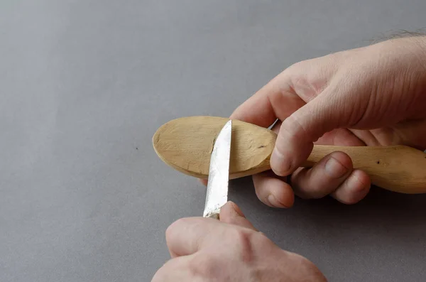 Man Planing Cormorant Small Knife Gray Background Process Carving Wooden — Stock Photo, Image