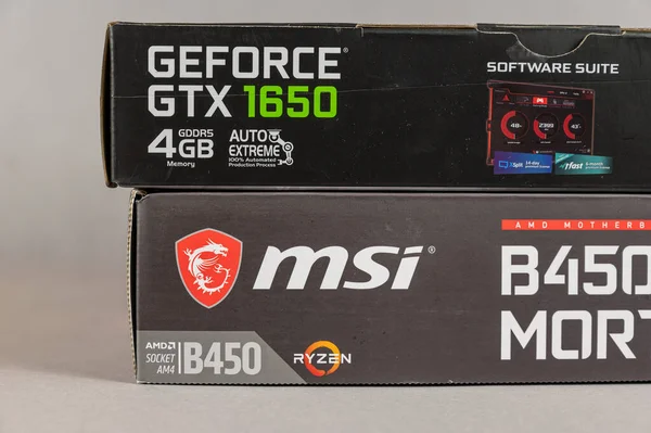 Msi B450 Mortal Max Moderkort Och Asus Gforce Gtx 1650 — Stockfoto
