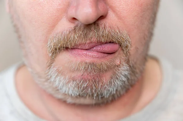 Het Onderste Deel Van Het Gezicht Van Een Man Volwassen — Stockfoto