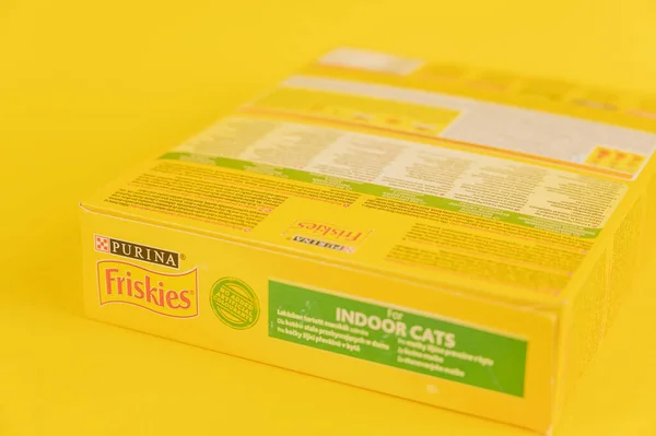 Purina Friskies Comida Para Gatos Caja Cartón Con Comida Para —  Fotos de Stock