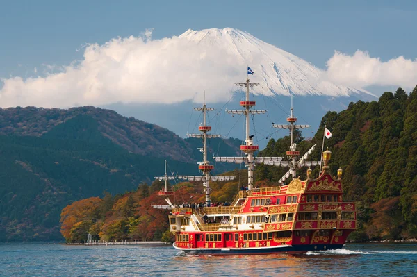 Fuji mountain, japan, blick auf fuji mountain und ashi lake in hakone region. — Stockfoto