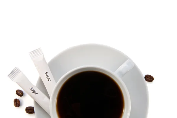 Taza blanca con café negro. — Foto de Stock