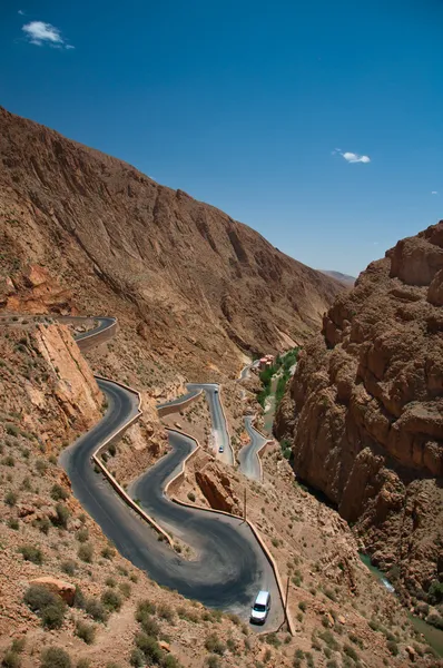 Fas Otoban geçmek tehlikeli açın.