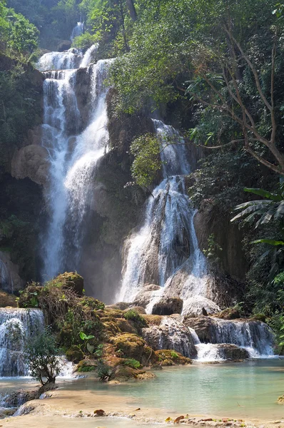 Водопады Тат Куанг Си — стоковое фото