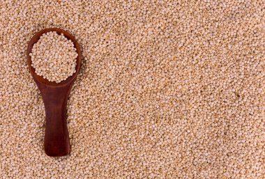 Yararlı kinoa tohumlarının arkaplanı. Boşluğu kopyala.