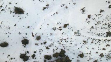 Kayak asansörleri, teleferik, kayak merkezinde, hava manzaralı..