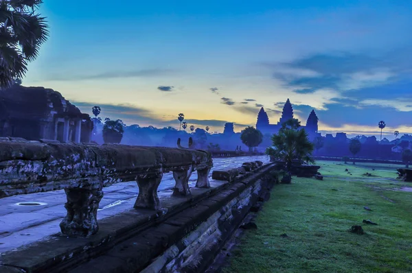 Widok z angkor thom świątyni złożonych w angkor wat — Zdjęcie stockowe