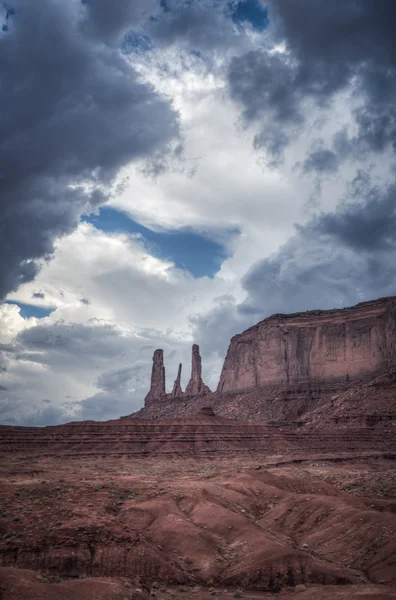 Three sisters Monument valley vertical — Stock Photo, Image