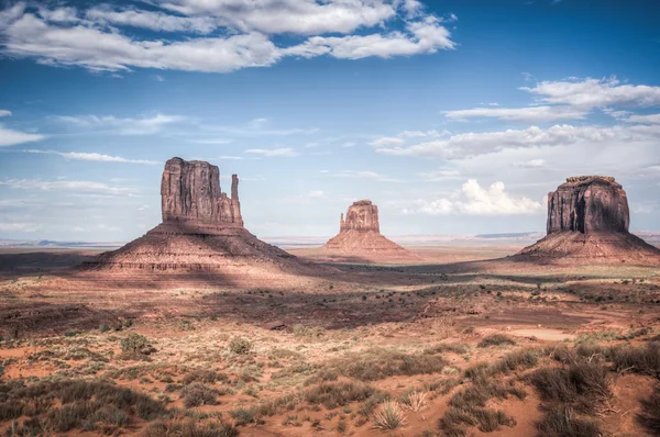 Monument valley w wysoki zakres dynamiki — Zdjęcie stockowe