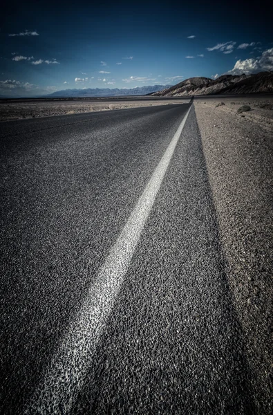 Death Valley street to nowhere — Stock Photo, Image