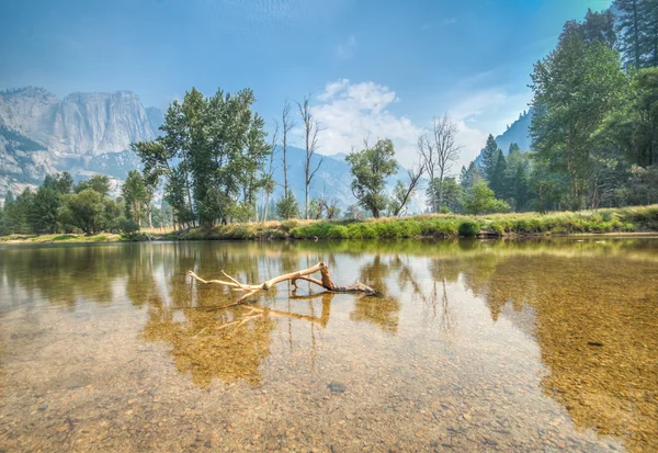 Blick auf den Yosemite River — Stockfoto