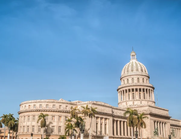 Cuba L'Avana Vecchia con il Campidoglio — Foto Stock