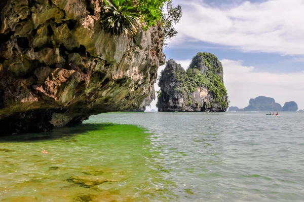 Thajsko beach chrám skály krabi — Stock fotografie