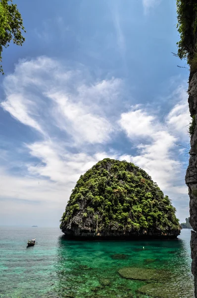 View of Maya Bay, Phi Phi island backside, Thailand — Stock Photo, Image