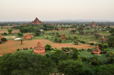 Gün batımından sonra Bagan 'daki antik tapınak, Myanmar