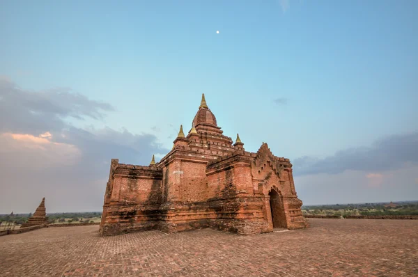 Ancient temple in Bagan after sunset , Myanmar — Stock Photo, Image
